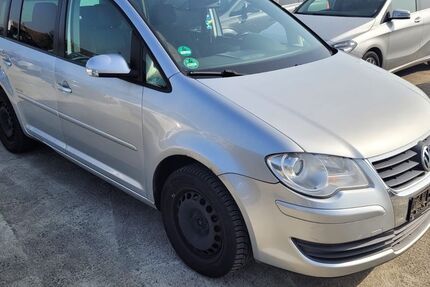 VW Touran 287.000 km 2.450 &euro; Neuss 41462