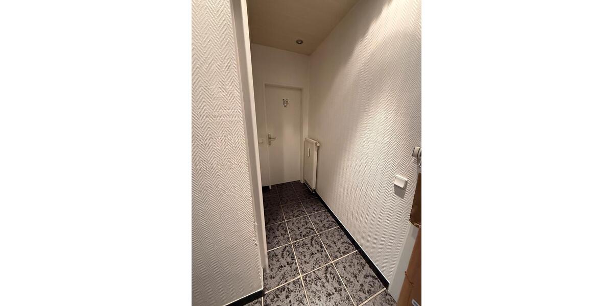 Dachgeschoßwohnung Remscheid Reinshagen - 3.5 Zimmer, 82 m&sup2;, 175.000&euro; | Angebot:26305537