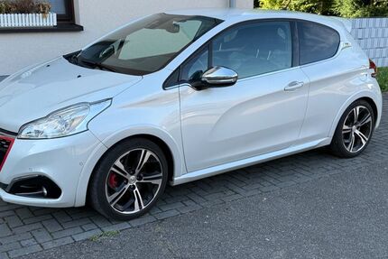 Peugeot 208 100.500 km 8.999 &euro; Leverkusen 51377