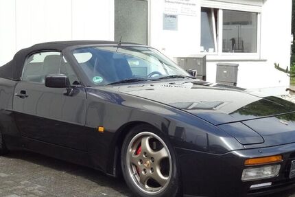 Porsche 944