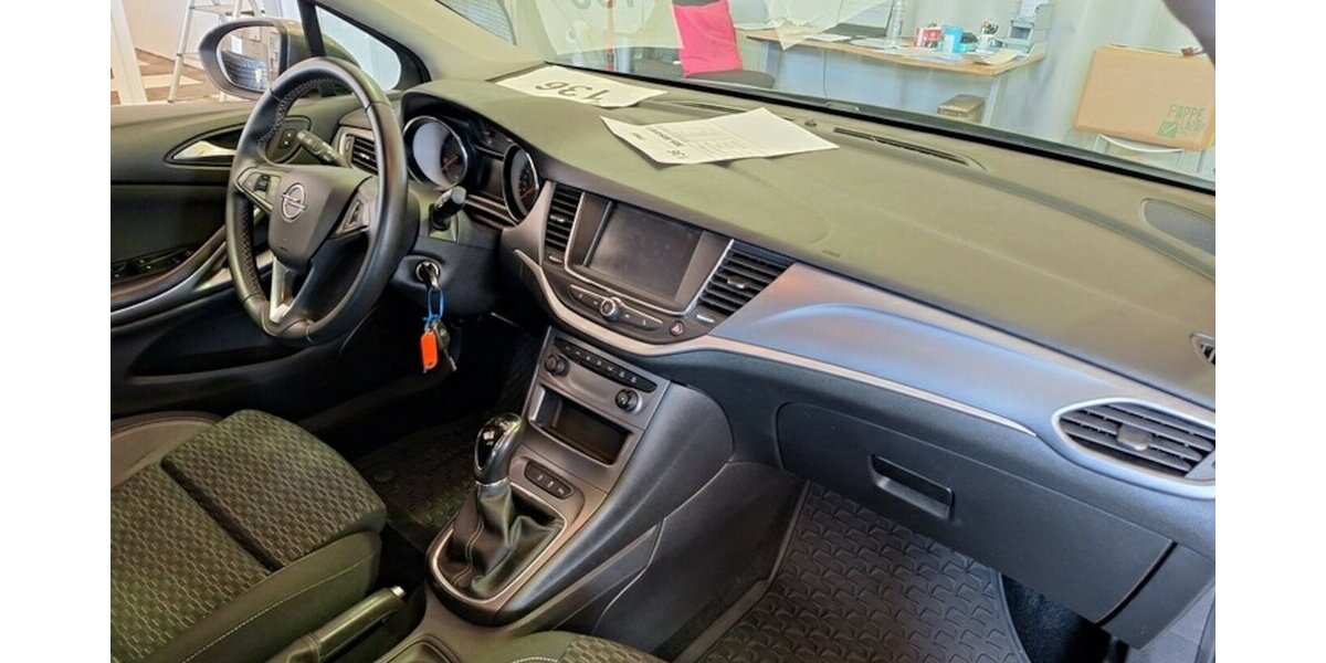 Opel Astra Klima Navi Temp CarPlay 1.Hd 28.000 km !!! 28.000 km 13.250 &euro; Erftstadt 50374