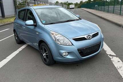 Hyundai i20 118.900 km 3.750 &euro; Köln-Poll (ARAL Tankstelle ) 51105