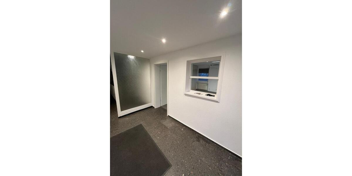 Büroräume mit Lagerhalle und Parkplätzen in Grevenbroich zimmer