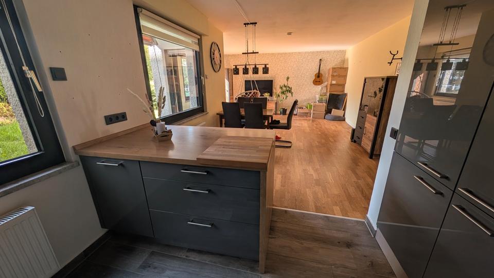 Etagenwohnung Solingen Höhscheid - 3 Zimmer, 84 m&sup2;, 275.000&euro; | Angebot:27629403