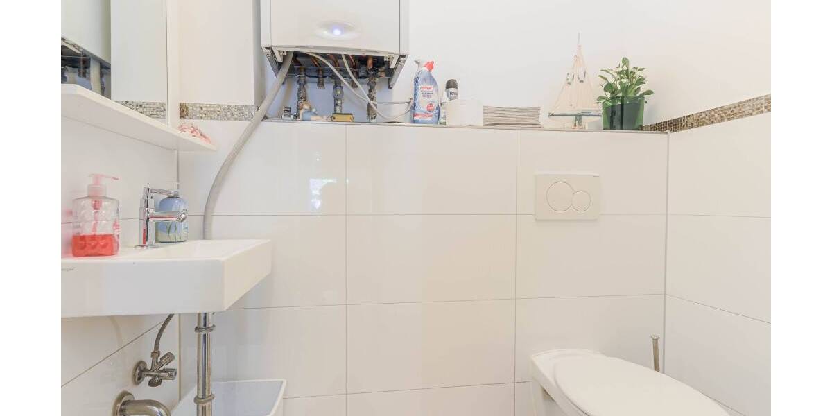 Ladenlokal in guter Lage von Leverkusen-Opladen * ca. 79,21 m² Gesamtfl. * ca. 59,38 m² Verkaufsfl. * 2 Schaufenster ... 2 zimmer