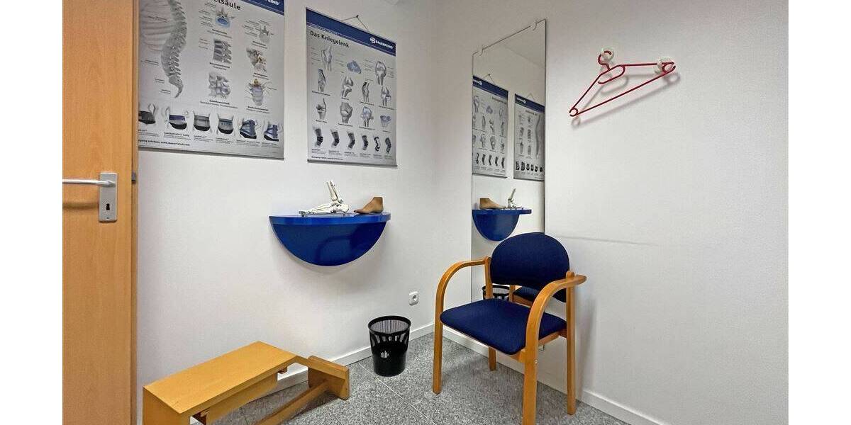 Moderne Gewerbefläche in Toplage in Grevenbroich. Sanitätshaus direkt an der Fußgängerzone 5 zimmer