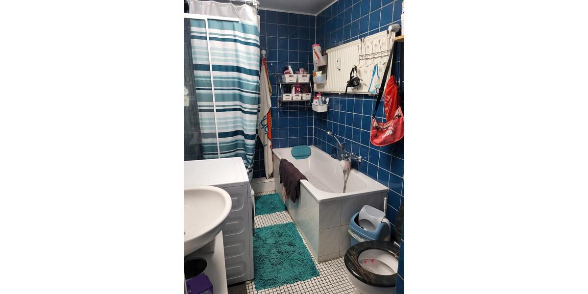 Schöne Etagenwohnung 94 qm mit Garagenstellplatz 4 zimmer