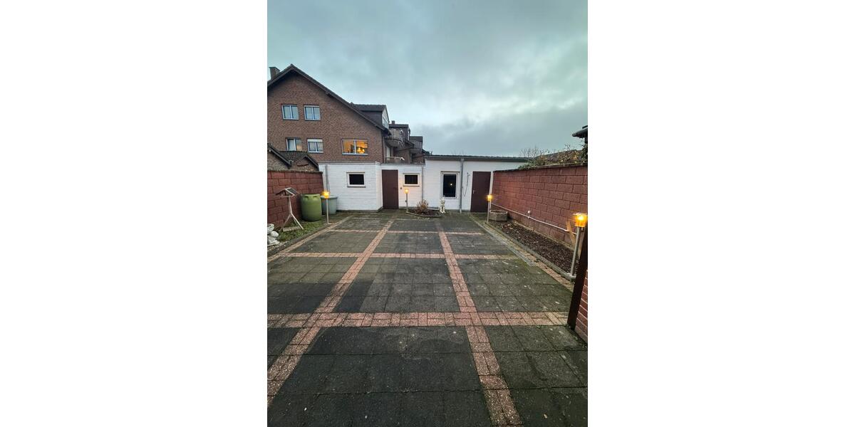 4-Zimmer-Wohnung mit Terrasse & Garage in Bergheim-Zieverich 4 zimmer