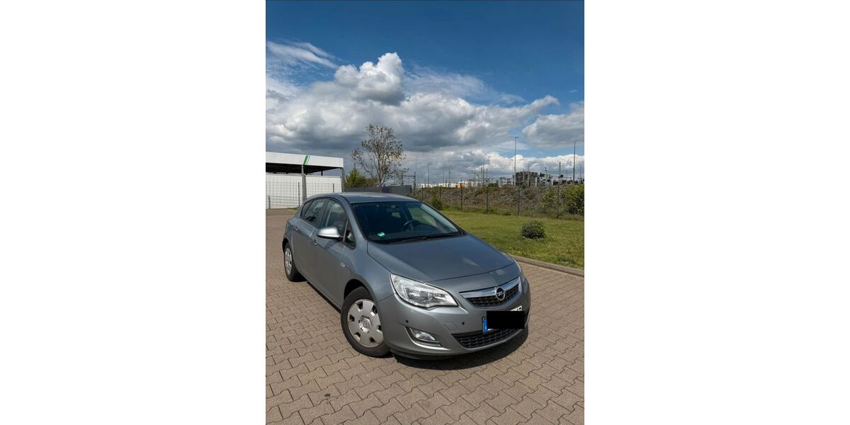 Opel Astra 141.000 km 5.600 &euro; Köln 50733