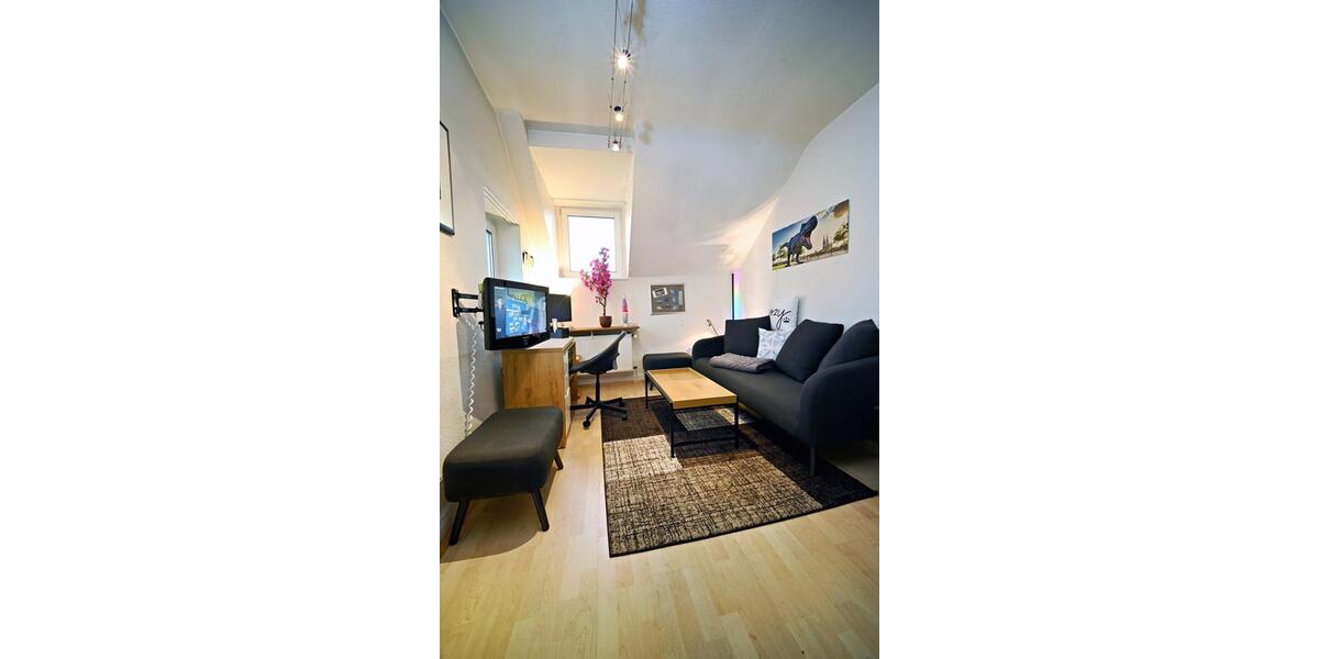 Dachgeschoßwohnung Brühl - 3 Zimmer, 30 m&sup2;, 695&euro; | Angebot:24837951