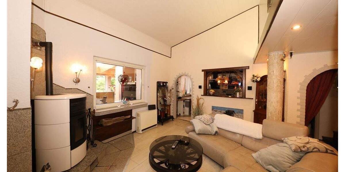 Reihenmittelhaus Düsseldorf Lierenfeld - 3 Zimmer, 130 m&sup2;, 425.000&euro; | Angebot:25631739