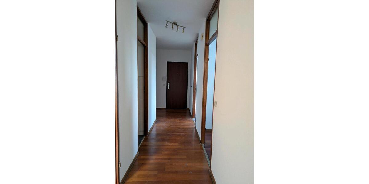 3ZiKüBadWC_Balkon_Loggia_Keller_1.200 kalt_Kôln Poll 3 zimmer