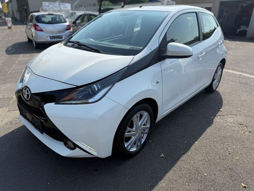 Aygo (X)
