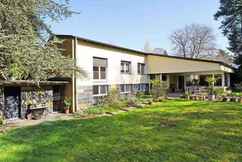 Haus zum Kaufen in Siegburg 1.000.000 € 188 m²