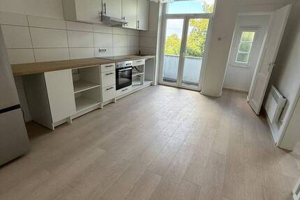 Wohnung Düsseldorf Heerdt - 2 Zimmer, 65 m&sup2;, 1.099&euro; | Angebot:25984440