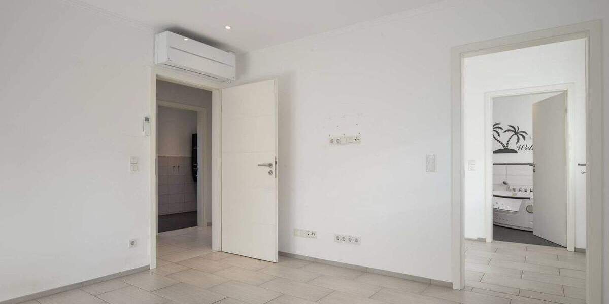 Neubaucharakter trifft Wohlfühloase: Hochwertig ausgestattetes Einfamilienhaus mit Außenpool! 6 zimmer