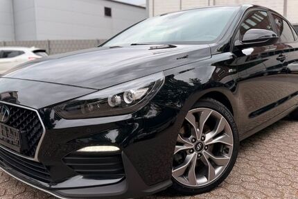 Hyundai i30 125.000 km 13.999 &euro; Düsseldorf 40233