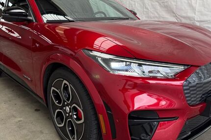 Ford Mustang Mach-E 26.000 km 37.900 &euro; Düsseldorf 40589