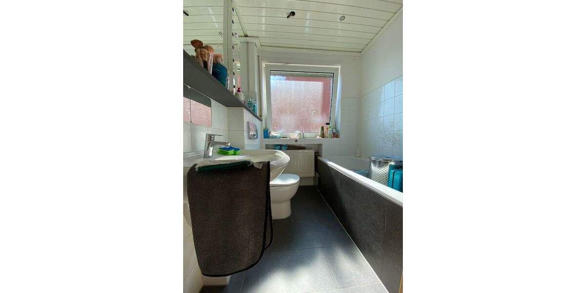 Etagenwohnung Grevenbroich Wevelinghoven - 3 Zimmer, 82 m&sup2;, 249.000&euro; | Angebot:24036025