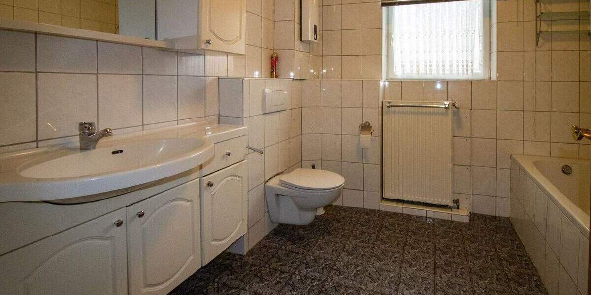 Etagenwohnung Grevenbroich Wevelinghoven - 3 Zimmer, 100 m&sup2;, 249.000&euro; | Angebot:25249703