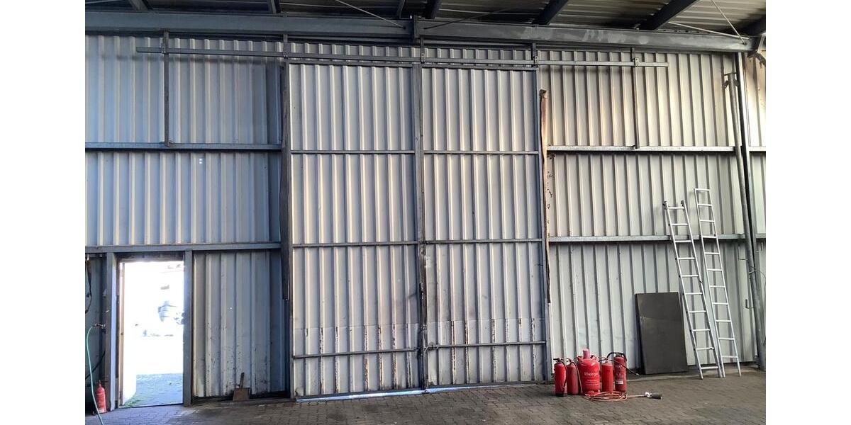 225qm Lagerhalle Blechhalle mit ca. 900qm Freifläche zimmer