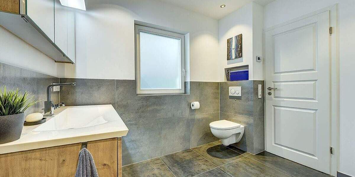 Mehrfamilienhaus, Wohnhaus Mettmann - 9 Zimmer, 307 m&sup2;, 3.700&euro; | Angebot:23824613