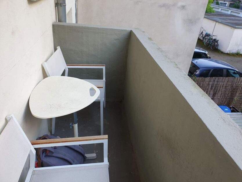 Wunderschöne 2 - Zimmer + Balkon ins Grüne, 4 Minuten vom Barbarossaplatz 2 zimmer