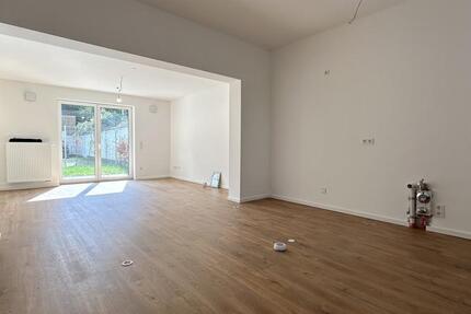 Wohnung Köln Kalk - 2 Zimmer, 83 m&sup2;, 1.245&euro; | Angebot:26061620