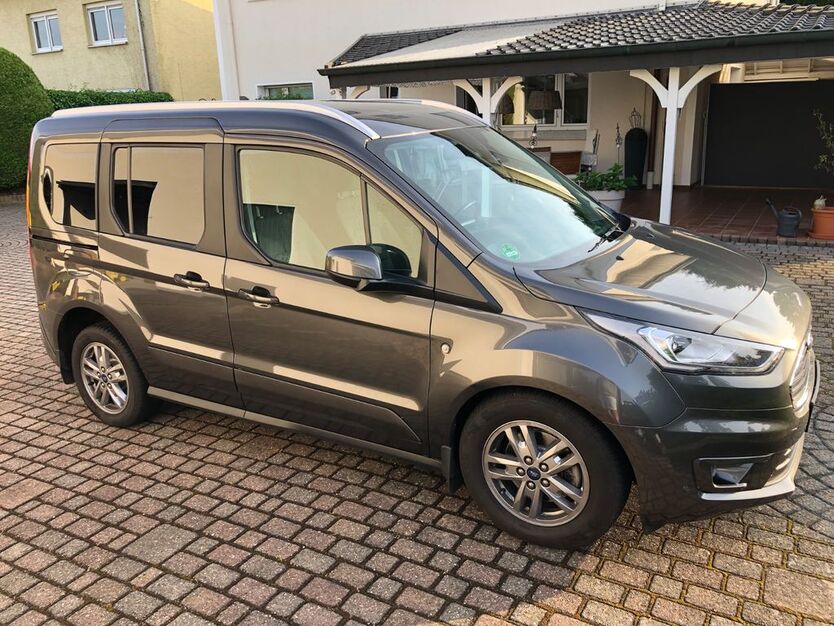 Ford Tourneo Connect 138.000 km 17.200 € Kerpen 50170