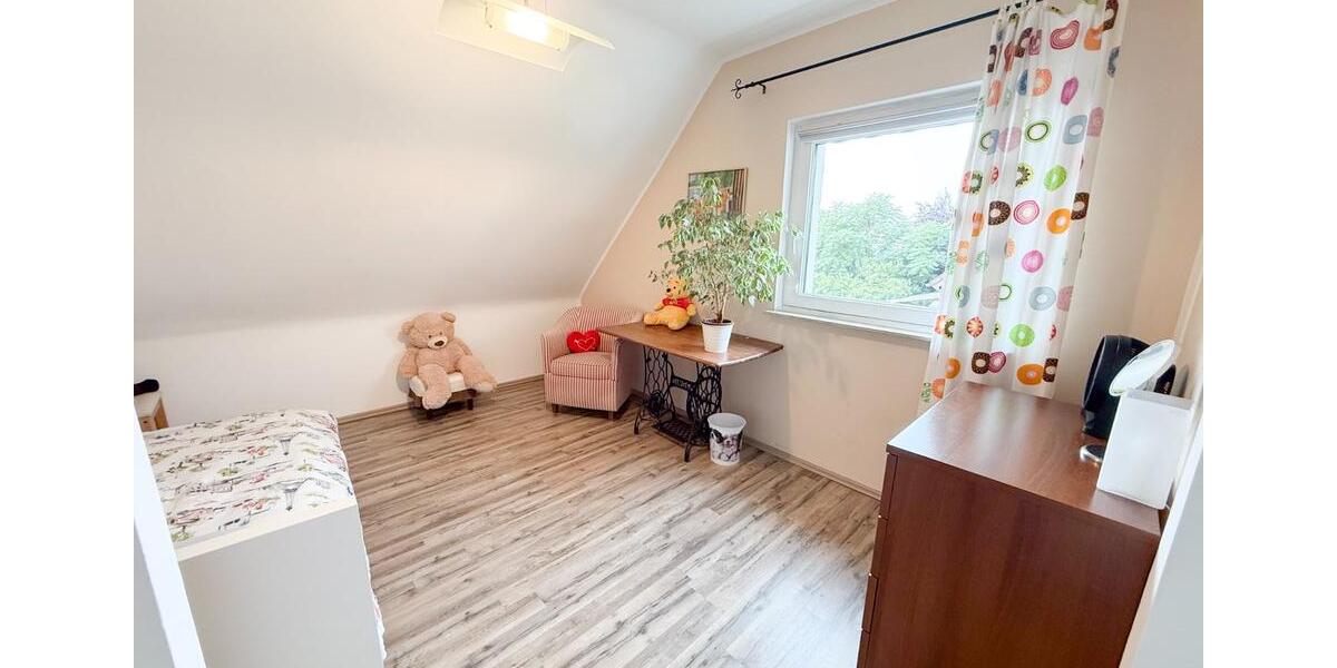 Doppelhaushälfte mit großem Garten und viel Nutzfläche 6 zimmer