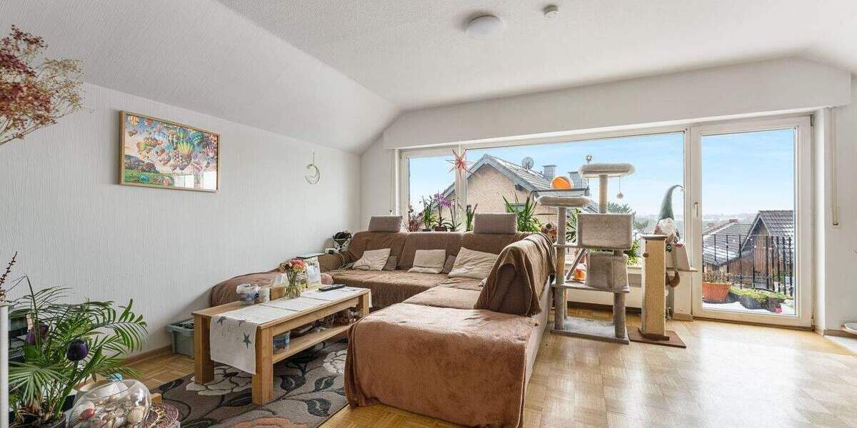 Mehrfamilienhaus, Wohnhaus Odenthal Hüttchen - 8 Zimmer, 251 m&sup2;, 399.000&euro; | Angebot:25387766