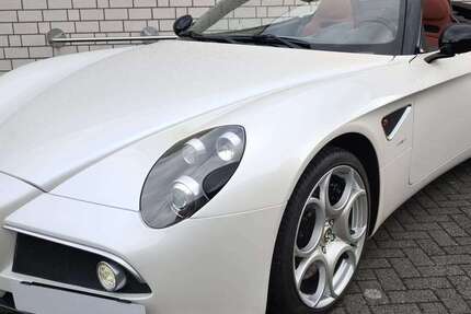 Alfa Romeo 8C