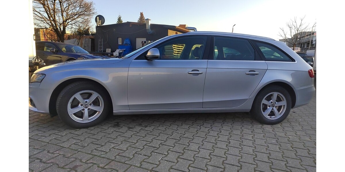 Audi A4 Avant 203.800 km 8.000 € Neuss 41460