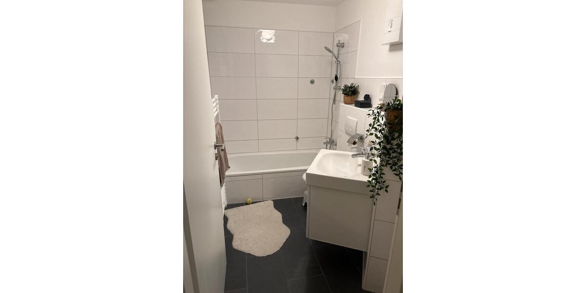 Schöne große 4 Zimmer Wohnung in Neuss Norf 4 zimmer