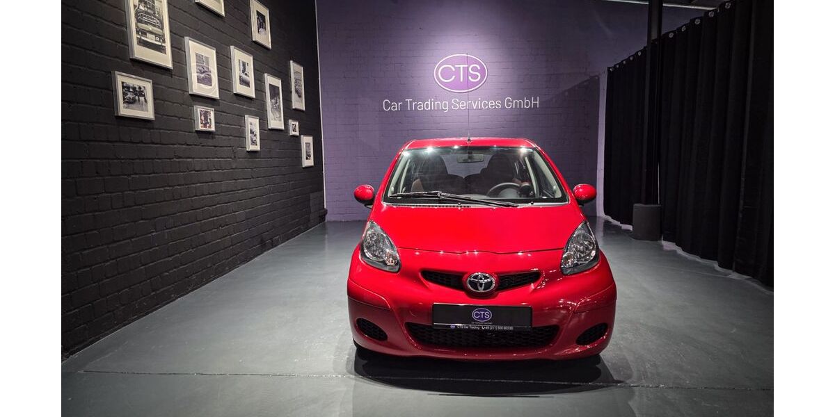 Toyota Aygo (X) 10.468 km 9.200 &euro; Düsseldorf 40476