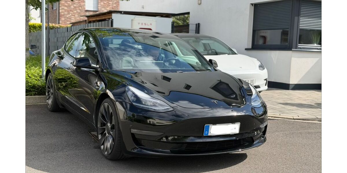 Tesla Model 3 69.900 km 29.500 &euro; Neuss 41470
