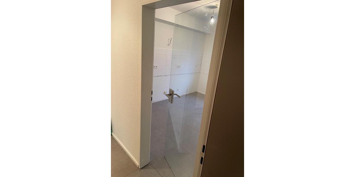 EXKLUSIVE, KERNSANIERTE SINGLE WOHNUNG IN ZENTRALER LAGE ! 1 zimmer