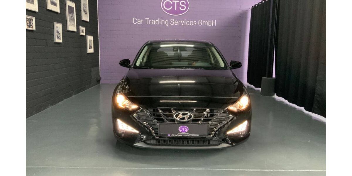 Hyundai i30 55.617 km 17.200 &euro; Düsseldorf 40476