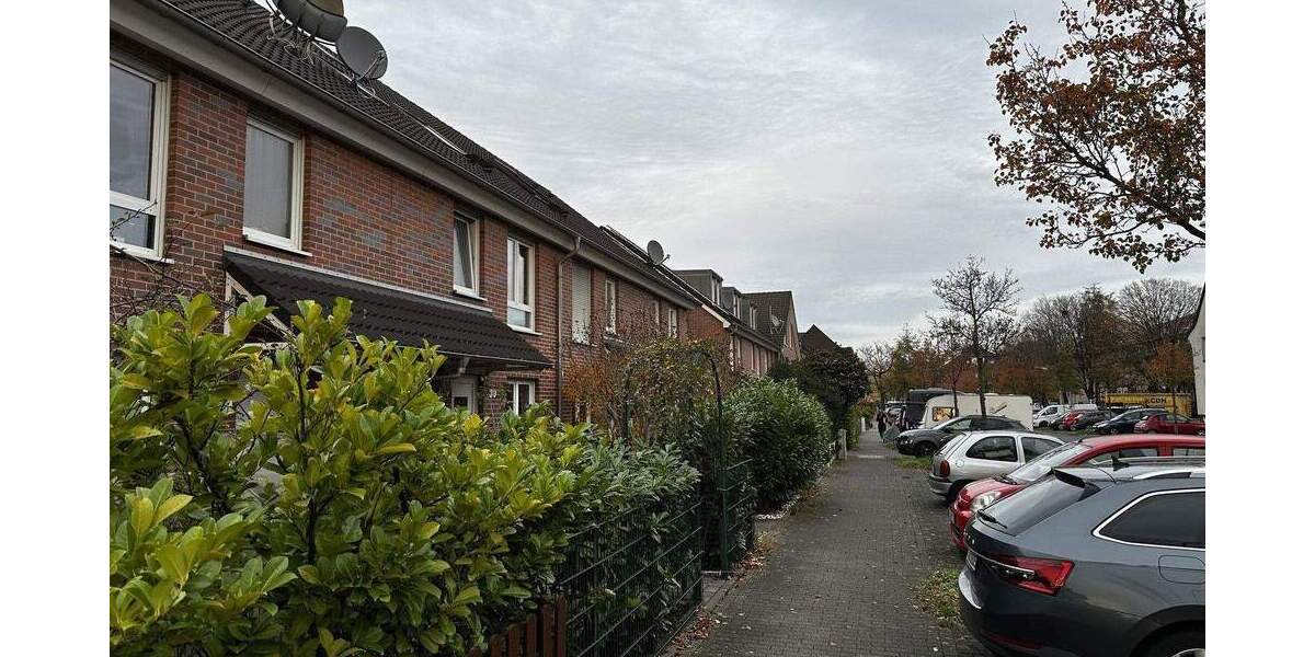 Möbliertes Reihenhaus mit Garten & Stellplatz in Köln Ossendorf zu vermieten! 4 zimmer