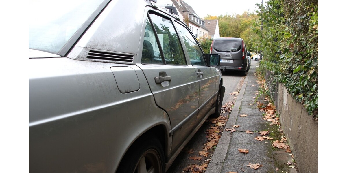 Mercedes-Benz 190 250.000 km 6.000 &euro; Köln 50667