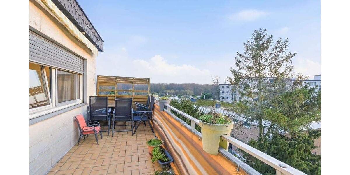 Komfortables Zuhause: 4 Zimmer, Balkon & viel Licht 4 zimmer