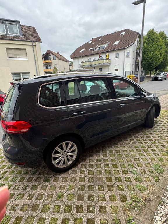VW Touran 138.000 km 16.900 € Bergisch Gladbach 51469