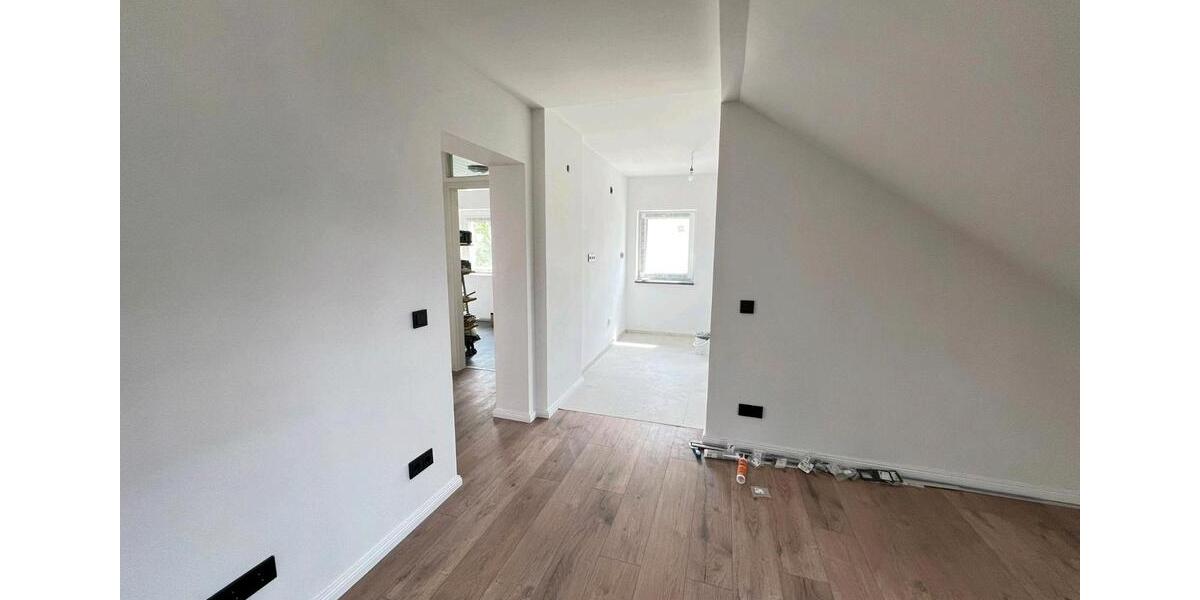 Dachgeschoßwohnung Brühl - 3 Zimmer, 54 m&sup2;, 870&euro; | Angebot:26411501