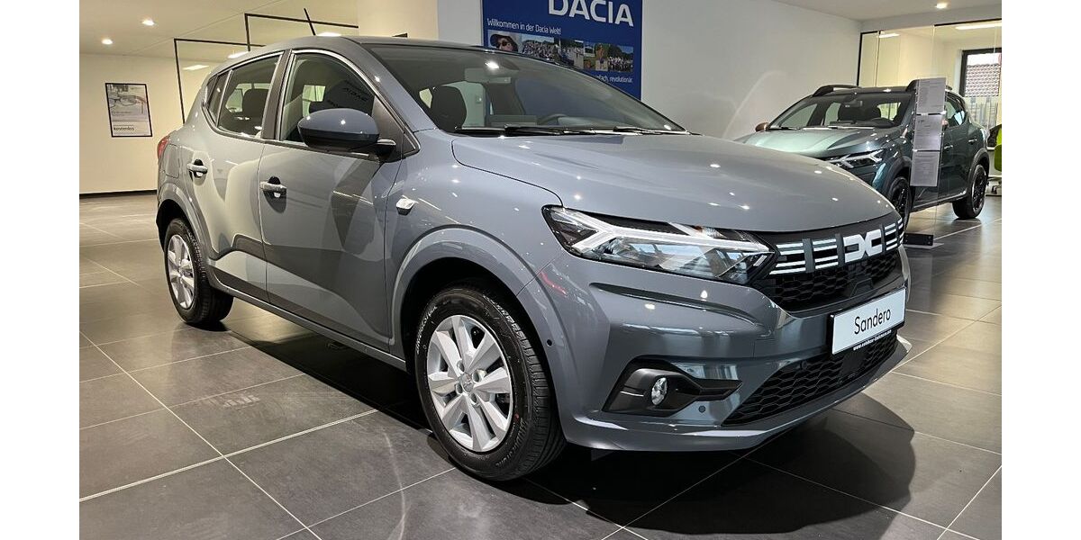 Dacia Sandero 7.980 km 17.270 € Langenfeld 40764