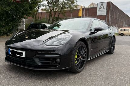 Porsche Panamera 88.700 km 67.900 &euro; Düsseldorf 40476
