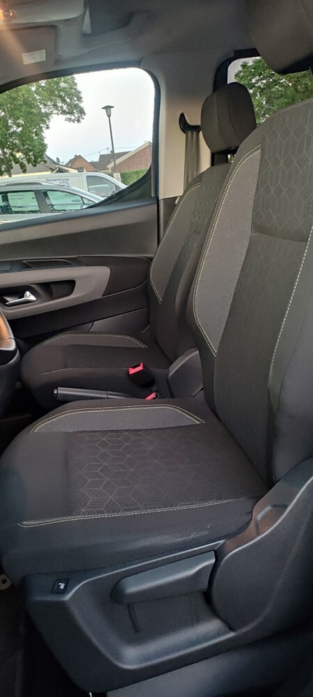 Peugeot Rifter L1 Active PureTech 110 81.000 km 15.900 € Köln 50667