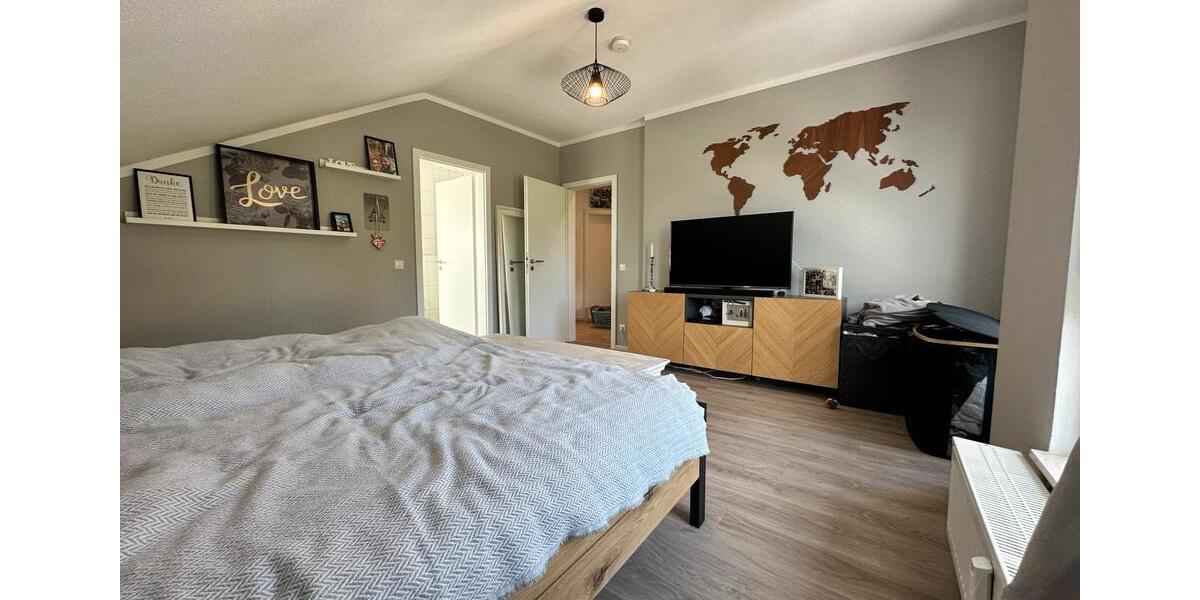 Dachgeschoßwohnung Solingen Burg - 4 Zimmer, 134 m&sup2;, 390.000&euro; | Angebot:27059303