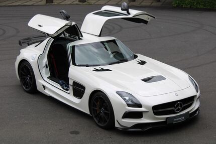 Mercedes-Benz SLS AMG 1.486 km 999.350 € Düsseldorf 40233