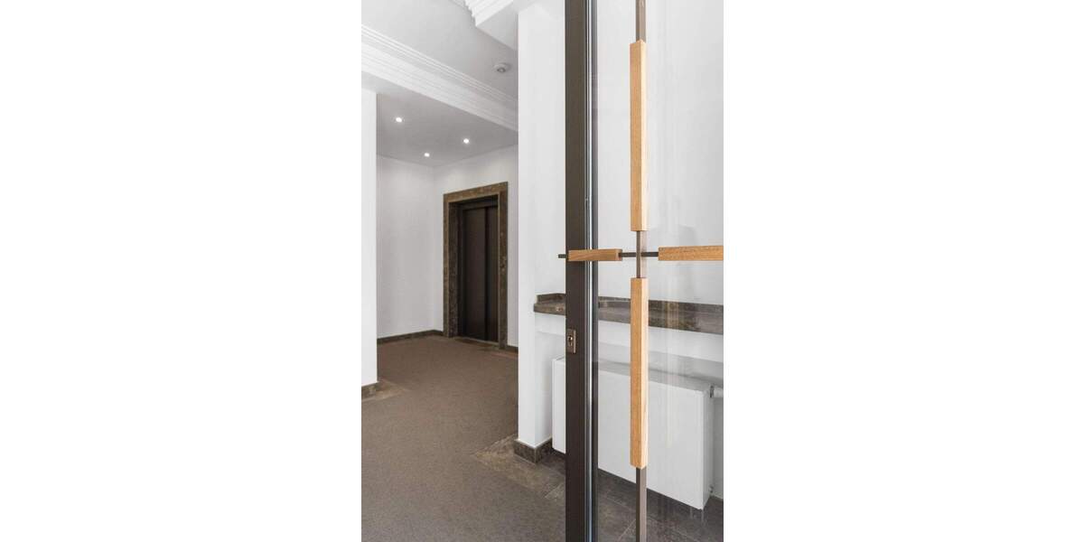 Urbaner Wohntraum: Luxuriöse Maisonette-Wohnung mit Einbauküche, großer Terrasse & Stellplätzen 3 zimmer