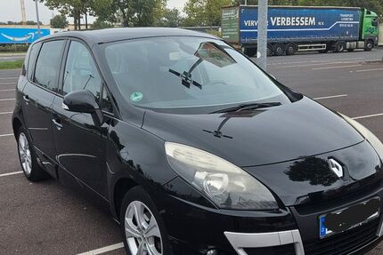 Renault Scenic 198.116 km 3.100 € Düsseldorf 40599